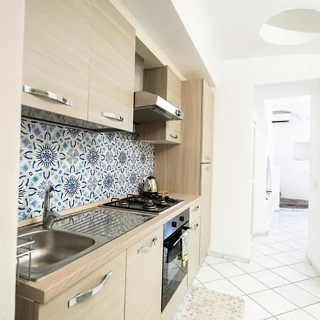 Max E Charlie House *