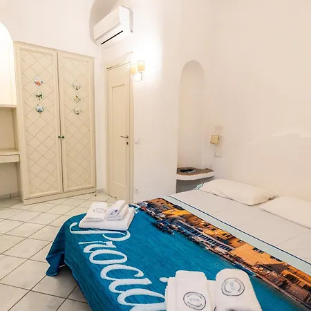 Max E Charlie House Tatil Evi Forio di Ischia