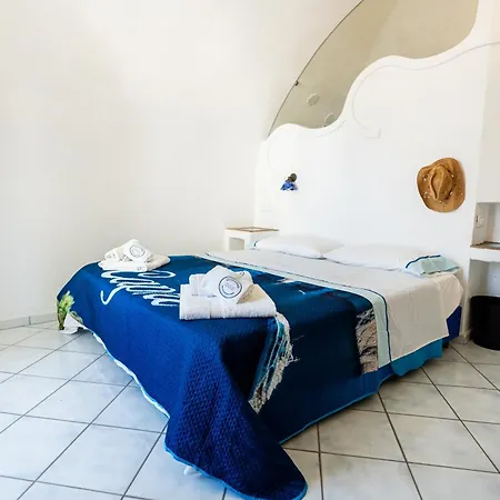 Max E Charlie House * Ischia